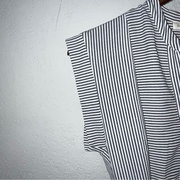 Women's Monteanu Grey & White Striped Dress - Picture 6 of 9